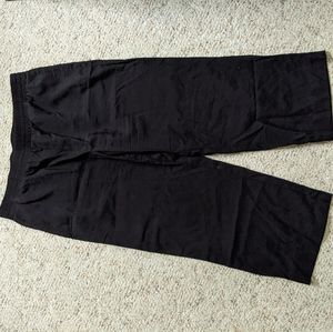 Large black capri pants